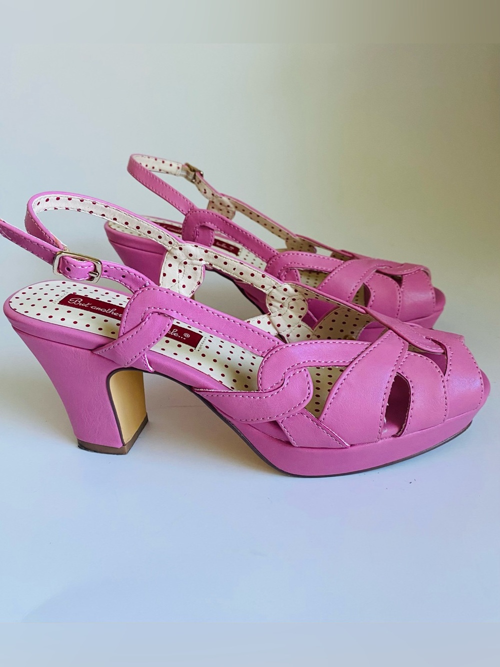 Pink Platform Sandals Size 6.5 Retro Pastel Girly Strappy